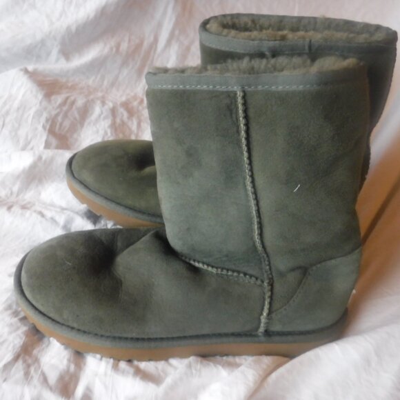 Green Ugg Winter boots Womens Size 6 Pre OWned - Picture 3 of 10